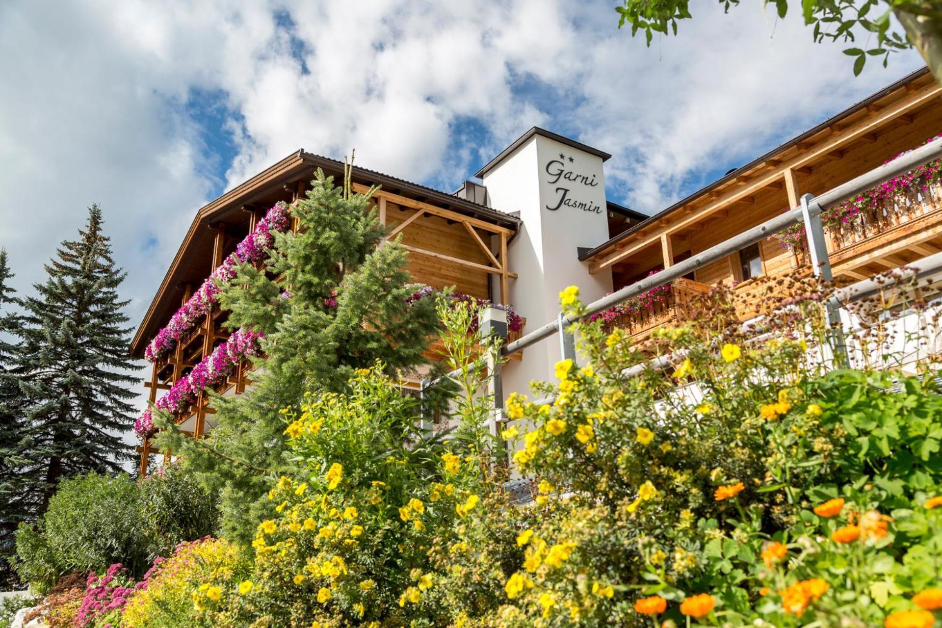 Hotel Garni Jasmin St. Kassian Exterior foto